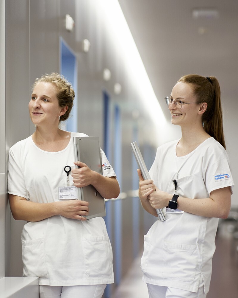 Pflegefachpersonen tauschen sich über Laufbahnplanung und Weiterbildung aus