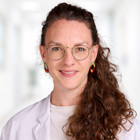 Claudia_Rebell_Hintergrund_hell_klein