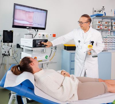 Zwei Angiologen besprechen sich