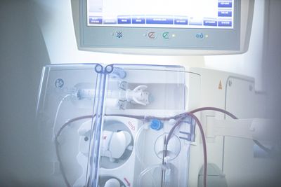 Ein Gerät, das bei der Dialyse verwendet wird