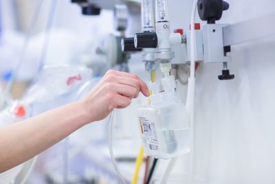 Die Infusion wird eingerichtet